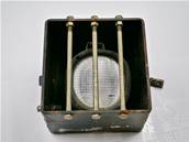 Protection gauche occasion de phare complète avec vis John Deere AT187853-US