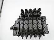Distributeur hydraulique de pince, lame, pince sur lame et direction L90LS AT577
