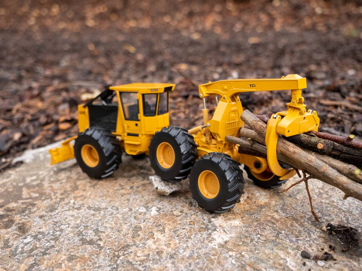 Miniature skidder 635D 1/32 TCi