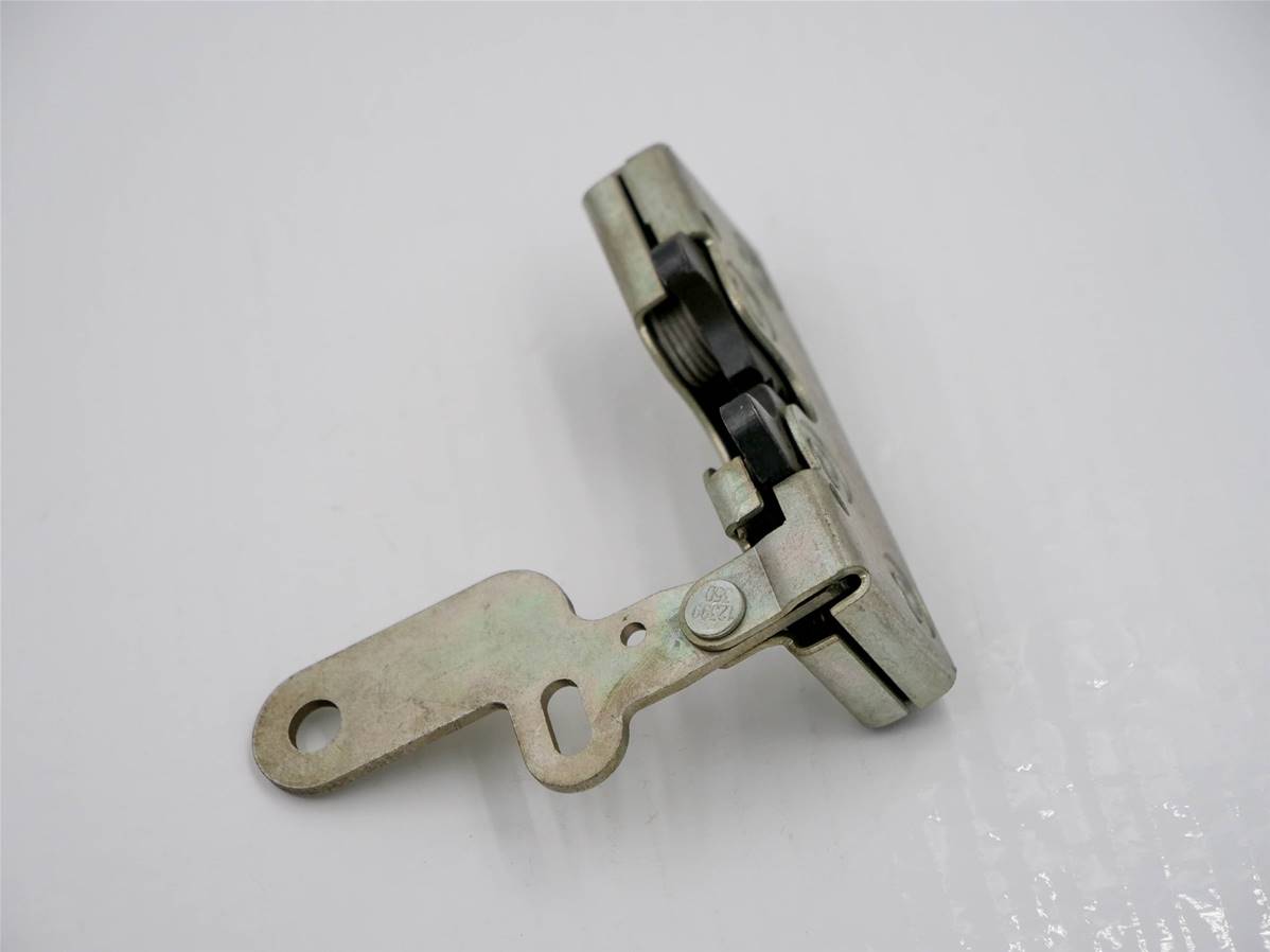 Serrure de porte John Deere AT165224